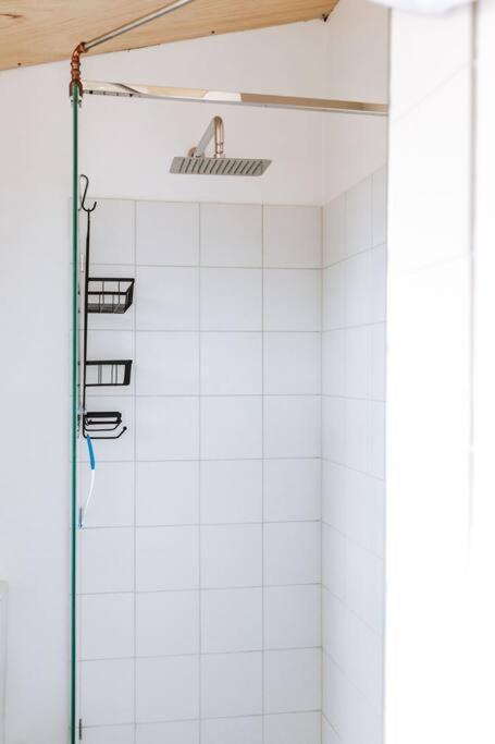 S U N S E T S H A C K Binalong - Darwin Holiday 1