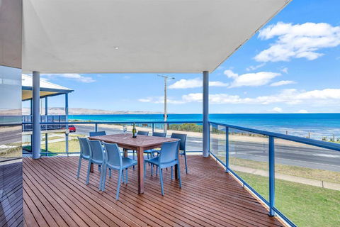 Sail Away - Aldinga Beach - C21 SouthCoast Holidays - Darwin Holiday 0