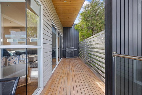 Sail Away - Inlet Side - Darwin Holiday 2