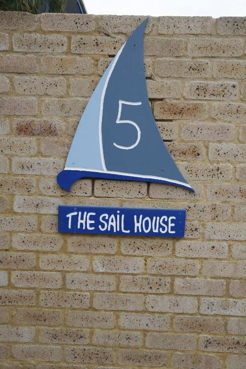 Sail House Overlooking Lancelins Main Park - Darwin Holiday 2