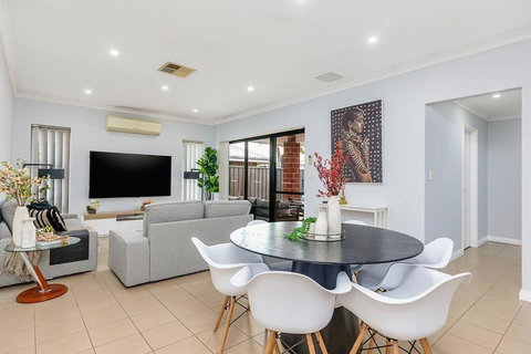 Saint James Hidden Gem! - Darwin Holiday 0