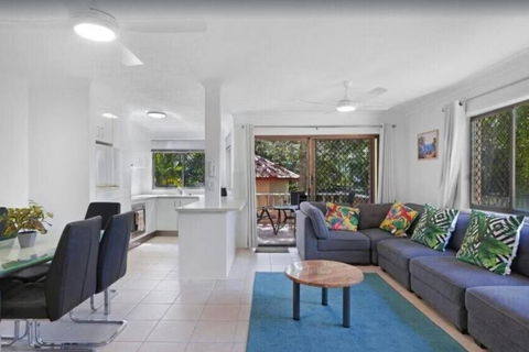 Salerno - Hosted By Burleigh Letting - Darwin Holiday 0