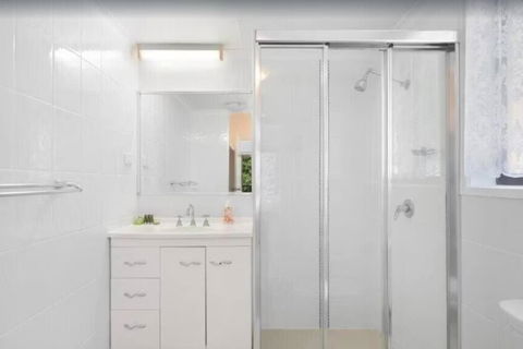 Salerno - Hosted By Burleigh Letting - Darwin Holiday 3