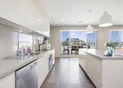 Salt 17 Spacious 3BR Luxury Penthouse - Darwin Holiday 0