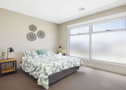 Salt 17 Spacious 3BR Luxury Penthouse - Darwin Holiday 1