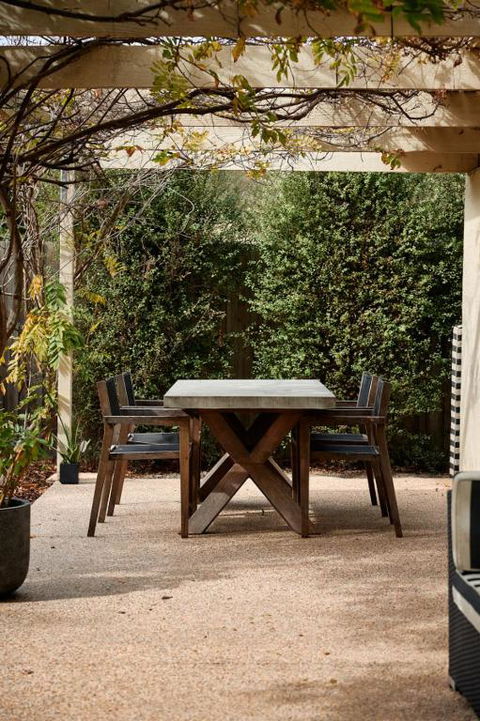 Salt Air Hideaway With Lush Backyard - Darwin Holiday 1