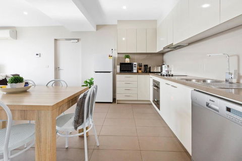 Salt Five Apartment Sorrento - Main Street Location - Darwin Holiday 3