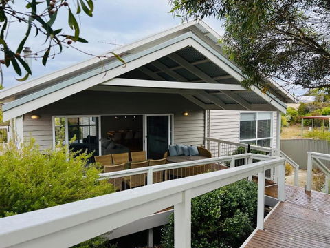 Salt Life - Pet Friendly Outside WIFI - Darwin Holiday 0
