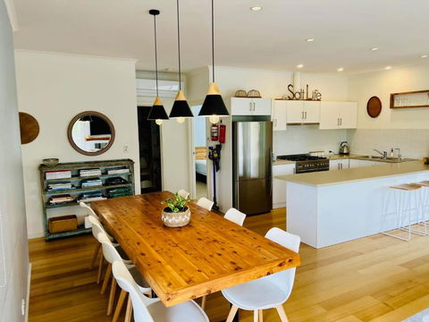 Salt Life - Pet Friendly Outside WIFI - Darwin Holiday 2