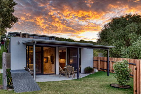 SALT Luxury Couples Bungalow - Darwin Holiday 1