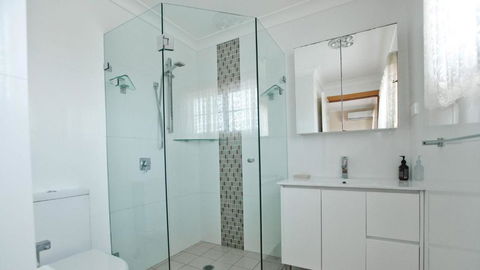 Salt Water Villa Bermagui Four Bedroom Central Location With Wifi - Darwin Holiday 3
