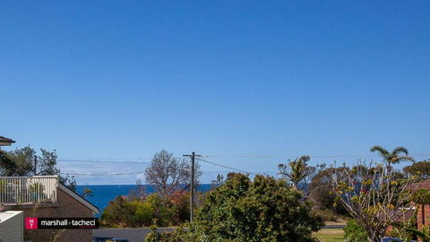 Salt Water Villa Bermagui Four Bedroom Central Location With Wifi - Darwin Holiday 1