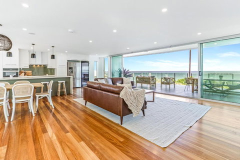 Saltwater, Sunrise Beach - Darwin Holiday 0