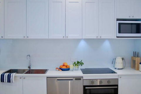 SALTY SNOOZE - Your Coastal Holiday House - Darwin Holiday 3