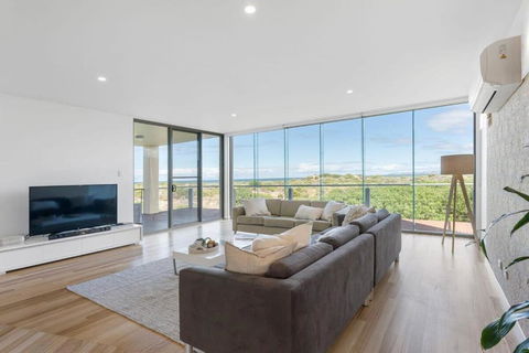 Samphire Middleton-Beach - BYO Linen - Wi-Fi-Luxury-Family - Darwin Holiday 0