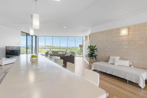 Samphire Middleton-Beach - BYO Linen - Wi-Fi-Luxury-Family - Darwin Holiday 3