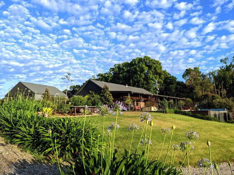 Samsara Farm Cottage - Stunning Hinterland Oasis - Darwin Holiday 0