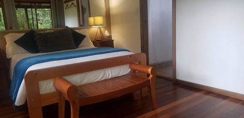 Samurai Beach Bungalows - Port Stephens YHA - Darwin Holiday 1