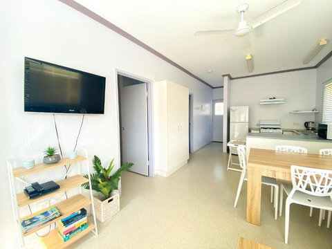 San Marco Villa 3 - Burrum Heads - Beachfront - 2BR - Pool - Darwin Holiday 2