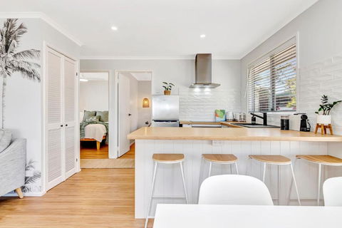 Sanbis Cabin - Hidden Boutique Retreat, Sea Views - Darwin Holiday 3
