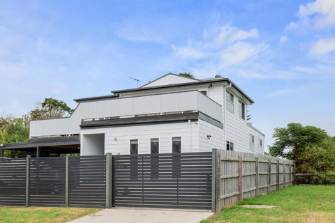 Sanctuary Lodge By Ready Set Stay - BYO LINEN & TOWELS - Darwin Holiday 2