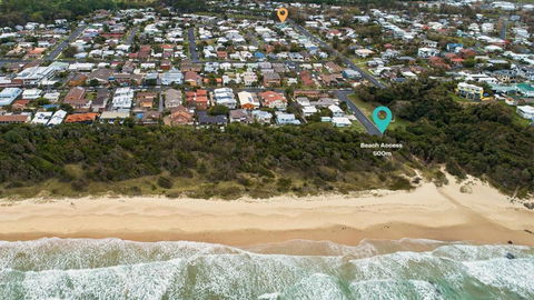Sand And Swell At Sawtell - Darwin Holiday 1