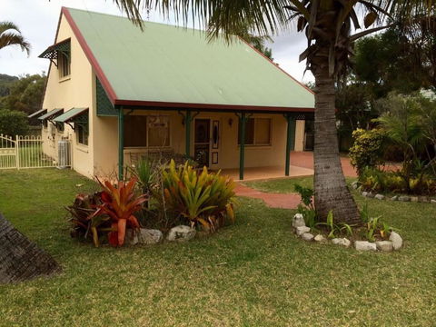 Sand Piper Cottage Rainbow Beach - Darwin Holiday 0