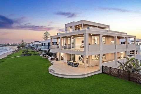 Royal Retreat Luxury Beachfront - Darwin Holiday 0