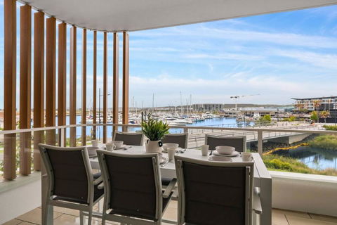 Sailview Escape - A Tranquil Marina Hideaway - Darwin Holiday 3
