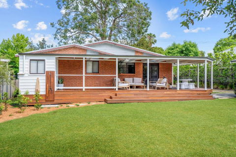 Sandalwood At Huskisson - Darwin Holiday 2