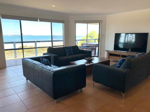 Sandcastle - A Esplanade Place, Stunning Views - Darwin Holiday 1