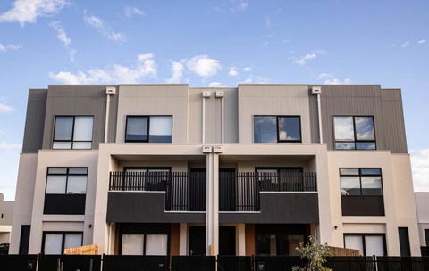 Sandford Estate - Luxury Living In Carrum Downs - Darwin Holiday 2