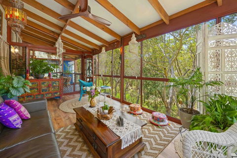 Sandalwood - Darwin Holiday 0