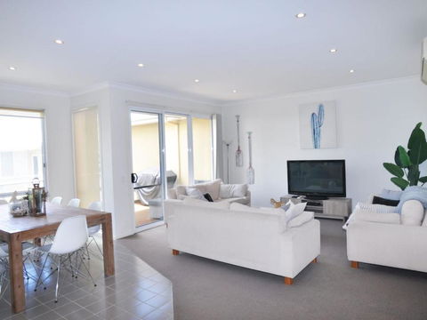 Sandpiper 3 - Close To Town And Beach - Darwin Holiday 1
