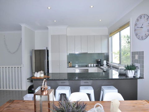 Sandpiper 3 - Close To Town And Beach - Darwin Holiday 2