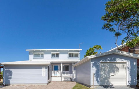 Sandpiper Beachfront House - Hastings Point - Darwin Holiday 1