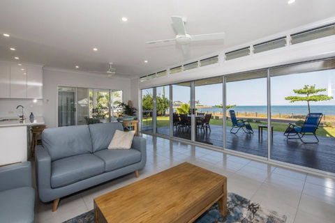 Sandy Decks - Darwin Holiday 2