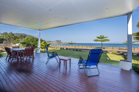 Sandy Decks - Darwin Holiday 1