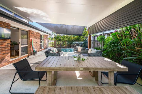 Sandy Dunes Retreat Pet-Friendly Wurtulla Home - Darwin Holiday 1