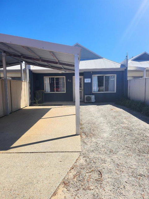 Sandy Feet - Darwin Holiday 0