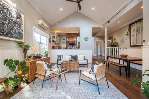 Sandy Village Retreat Heated Pool Bay Views - Darwin Holiday 1