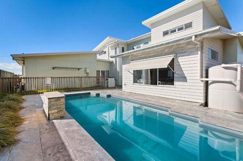 Sea Sand And Serenity At Stockton - Stunning Sophistication - Darwin Holiday 2