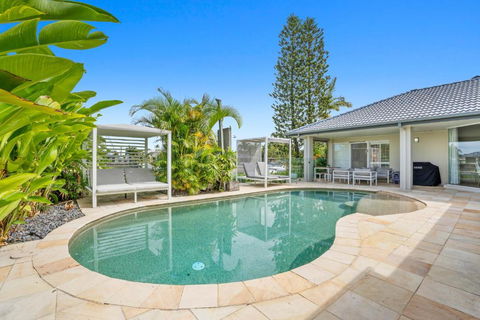 SEACLUSION 5 Bed Waterfront, Sleeps 12 - Darwin Holiday 2