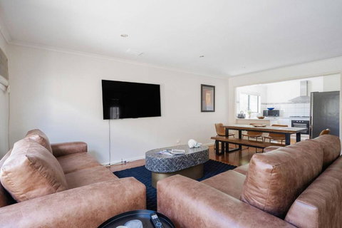 Seaford Escape - Simple Comforts, Perfect Location - Darwin Holiday 0