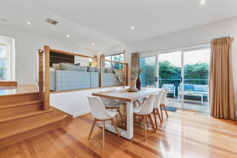 Seaford Luxe Beach House 2023 BDC Traveller Award Winner - Darwin Holiday 2