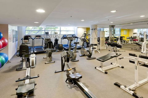 SHE35 - CBD Darling Harbour Views With Pool & Gym Access - Darwin Holiday 1