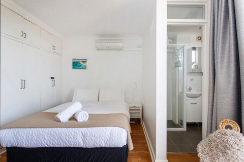 Seaside Studio Apartment - North Fremantle - Darwin Holiday 3