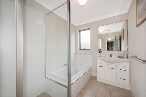 Serene Oasis - 3 Bedroom Getaway - Darwin Holiday 3