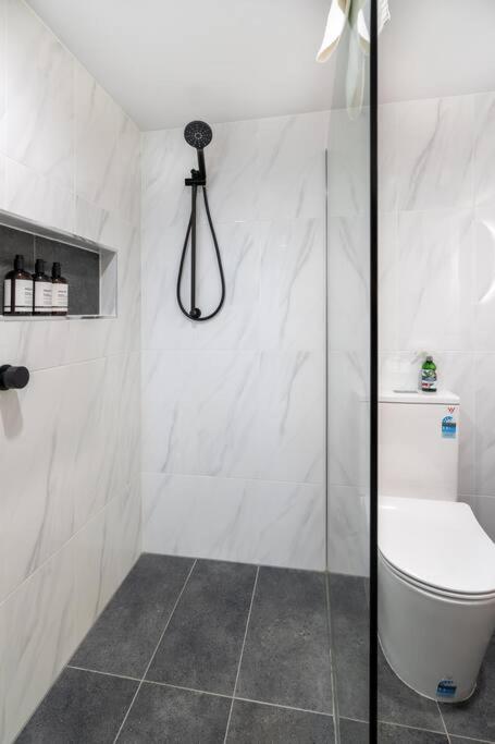 SHARA Stunning Ocean Views And Modern Comfort - Darwin Holiday 0