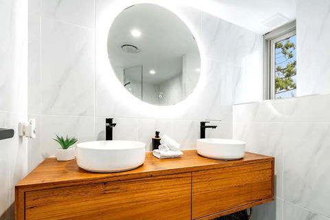 SHARA Stunning Ocean Views And Modern Comfort - Darwin Holiday 3